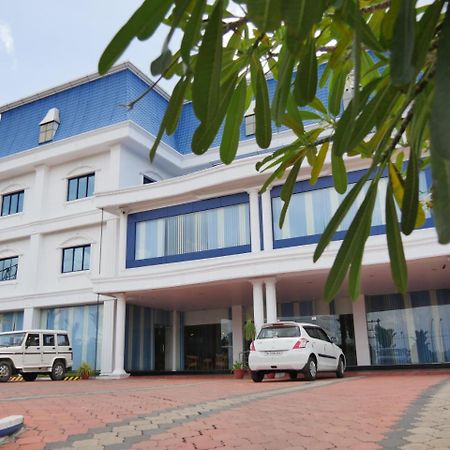 Karthika Residency Hotel Kilimanur Ngoại thất bức ảnh