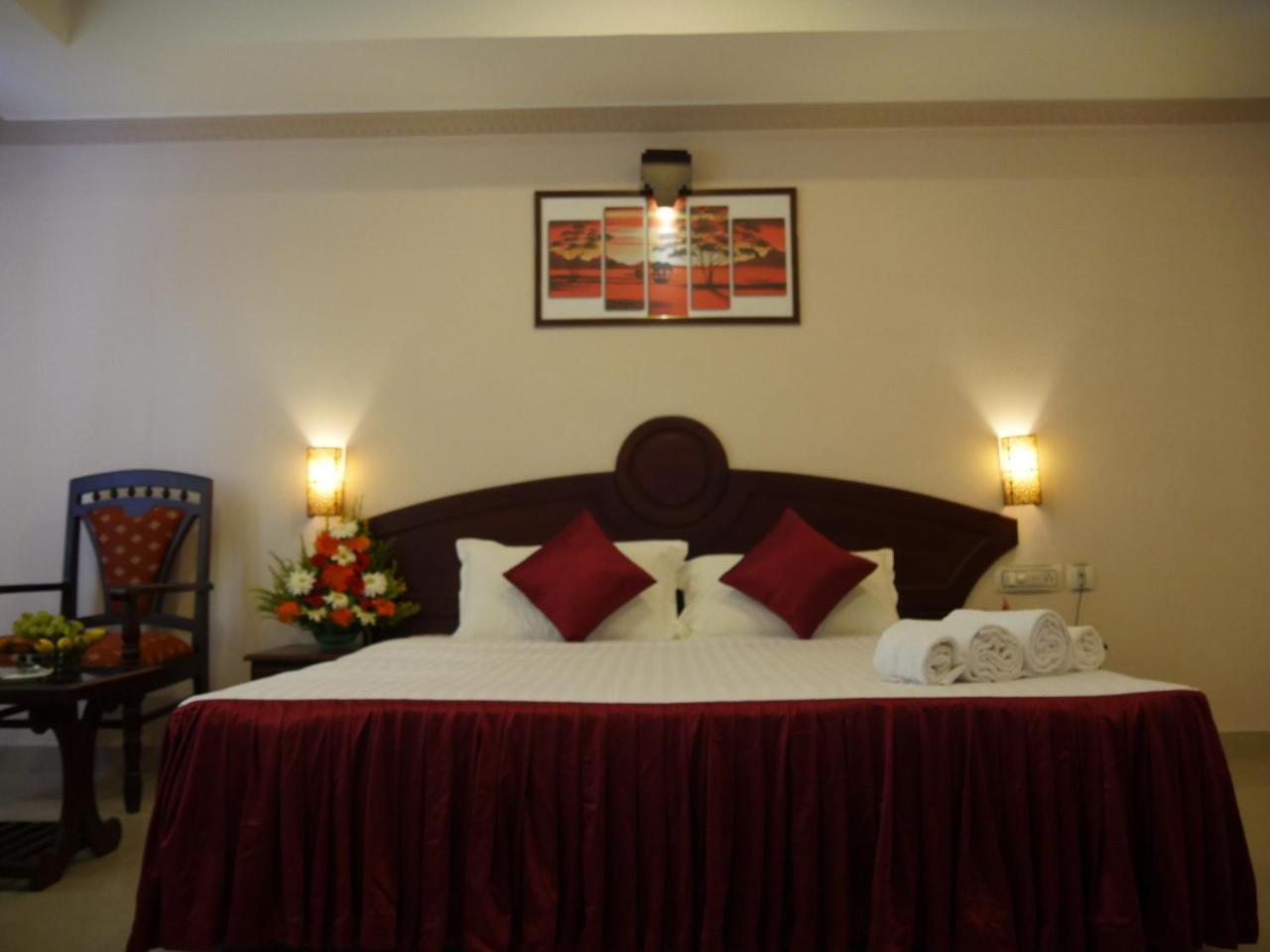 Karthika Residency Hotel Kilimanur Ngoại thất bức ảnh