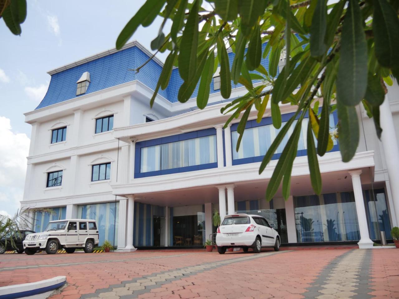 Karthika Residency Hotel Kilimanur Ngoại thất bức ảnh